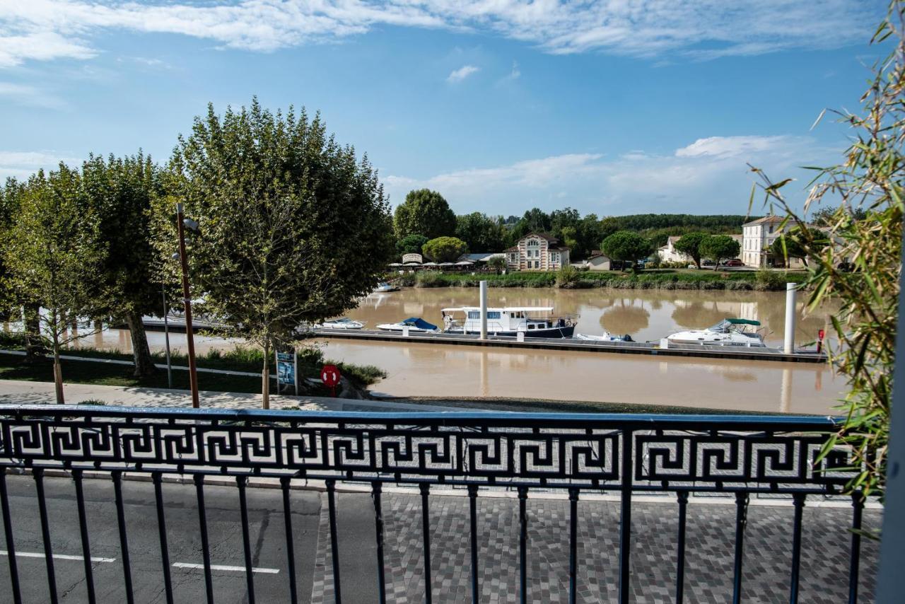 Logis Hotel De La Tour Libourne Εξωτερικό φωτογραφία