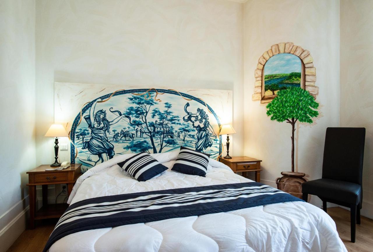 Logis Hotel De La Tour Libourne Εξωτερικό φωτογραφία
