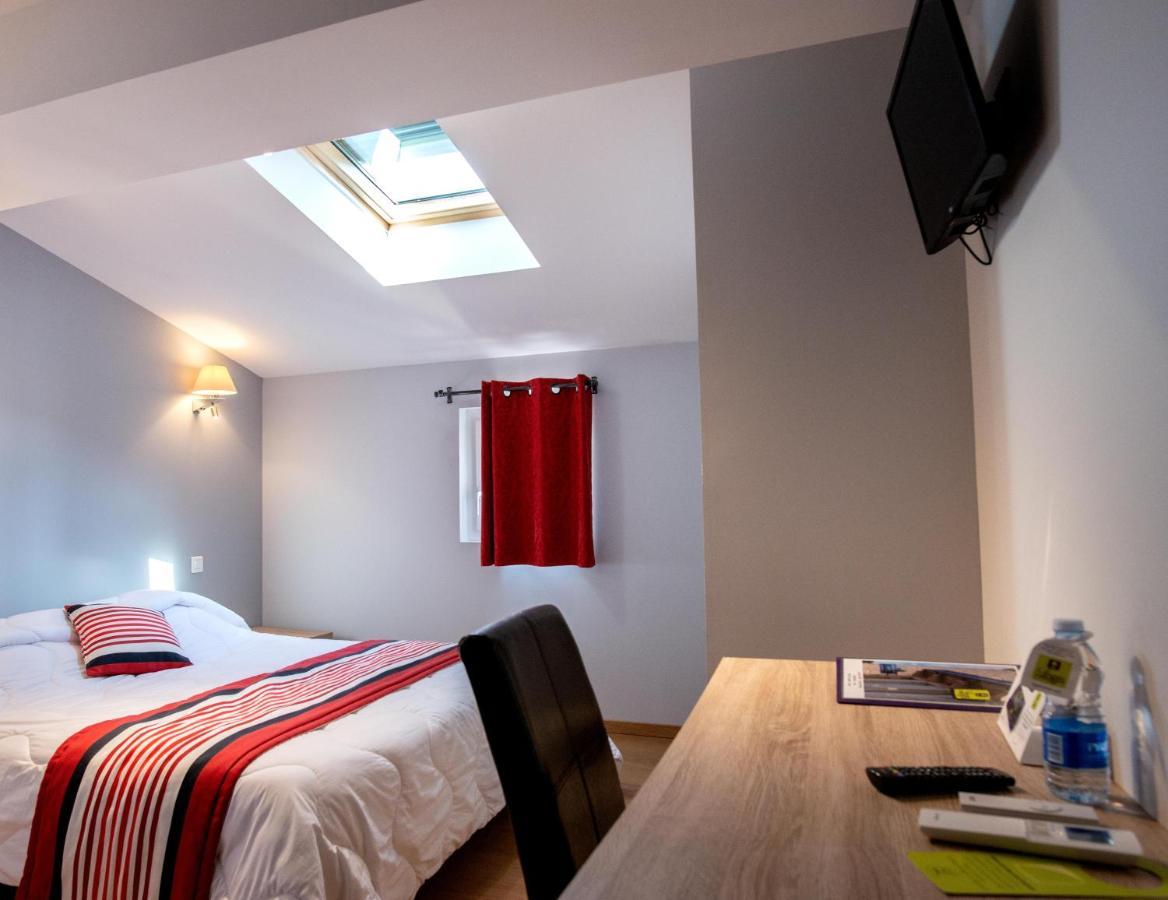 Logis Hotel De La Tour Libourne Εξωτερικό φωτογραφία