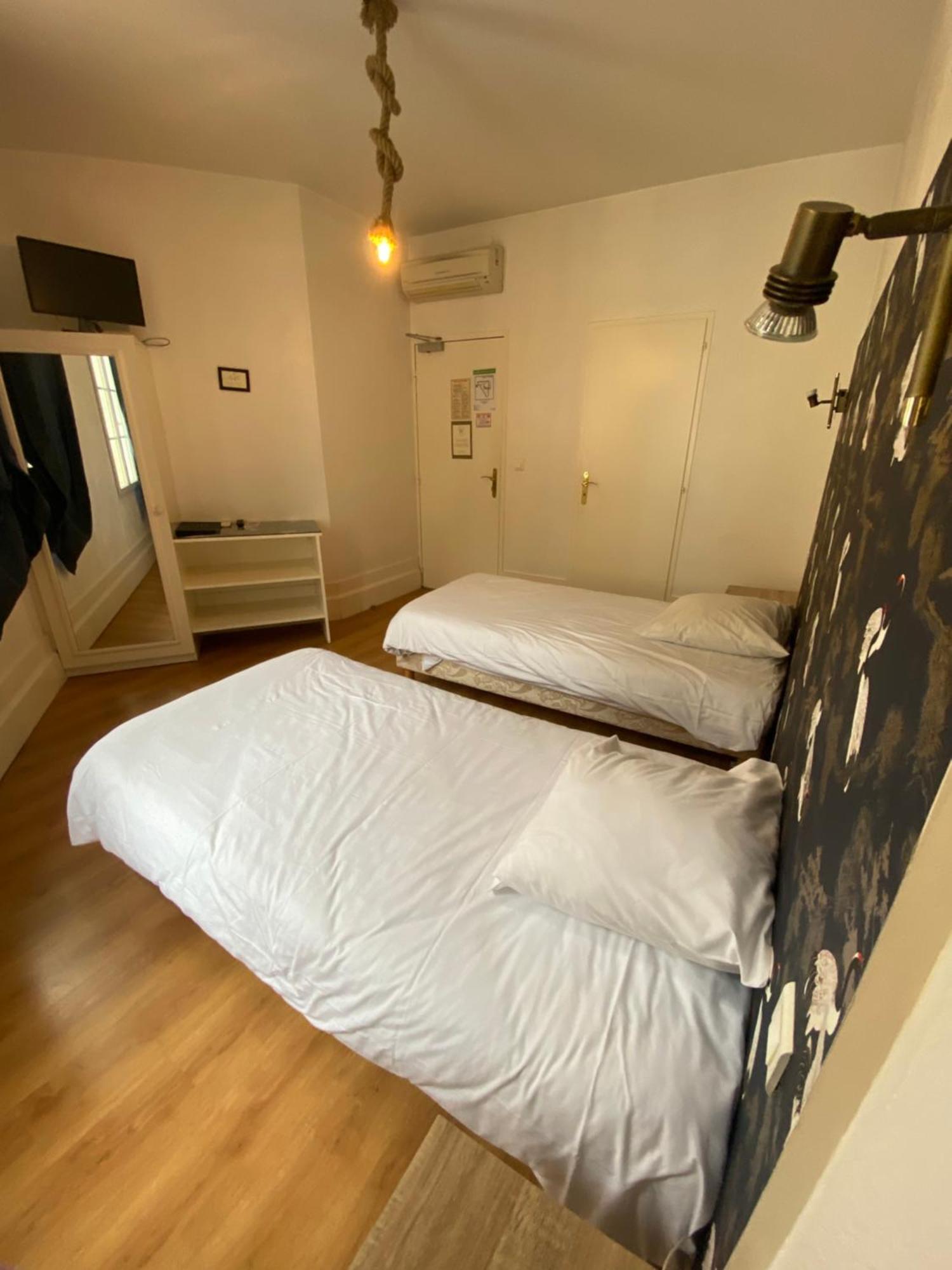 Logis Hotel De La Tour Libourne Εξωτερικό φωτογραφία