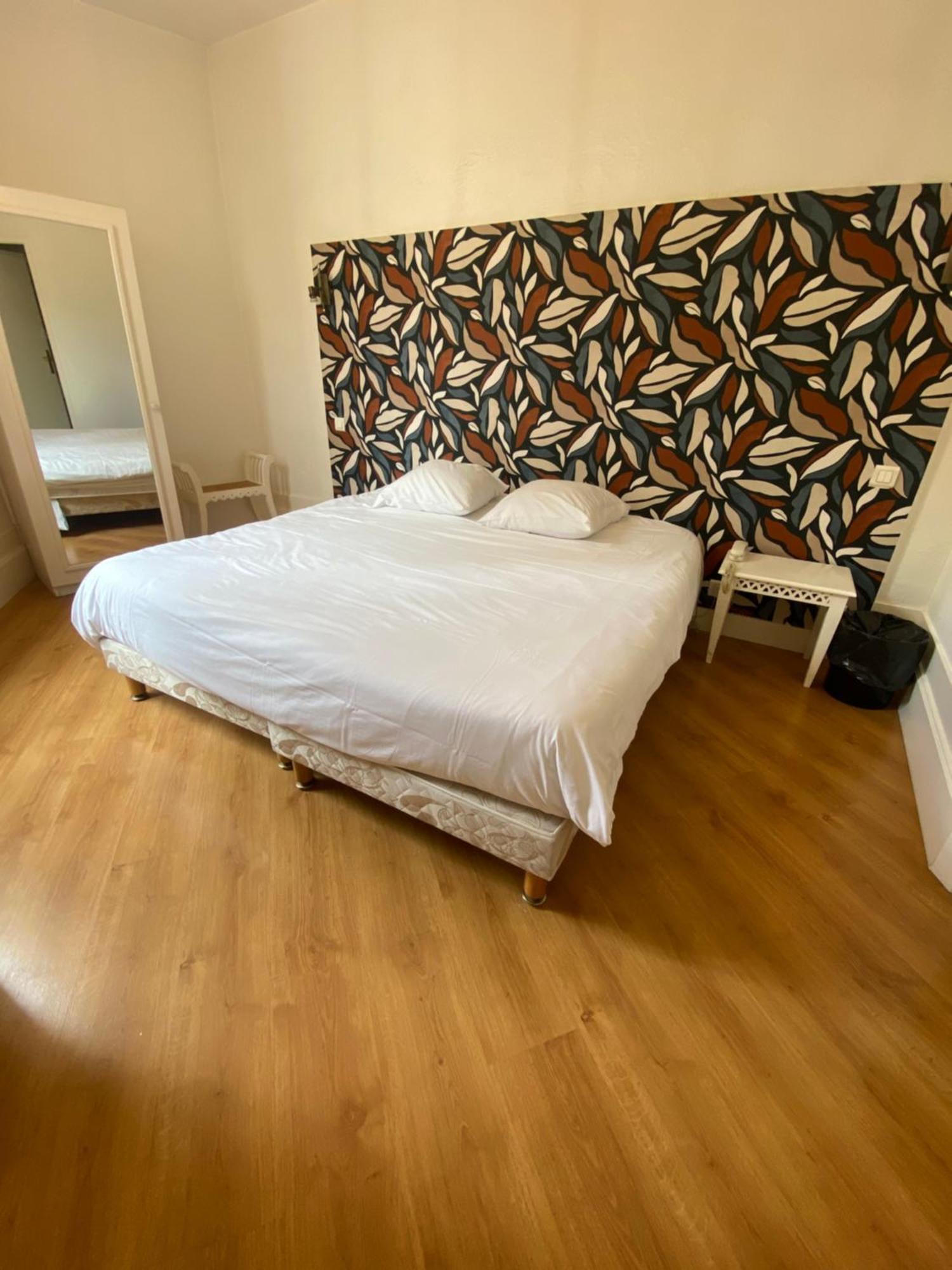 Logis Hotel De La Tour Libourne Εξωτερικό φωτογραφία