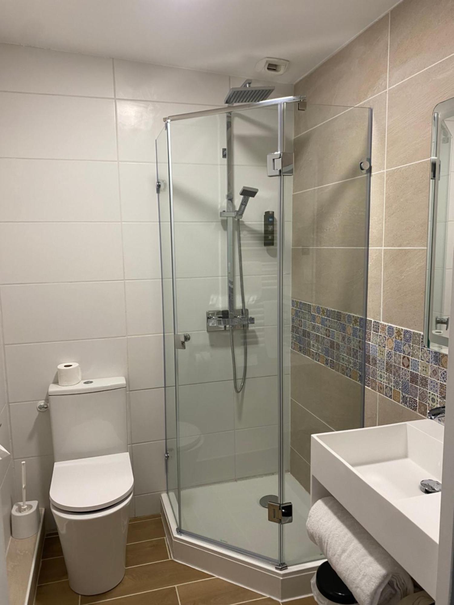 Logis Hotel De La Tour Libourne Εξωτερικό φωτογραφία